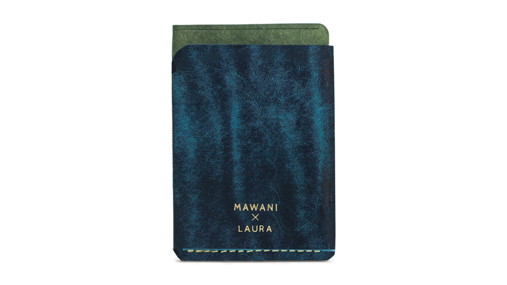 Portofel minimalist Mawani Wrap Horizon din piele naturala Pueblo albastră și verde, vedere din spate