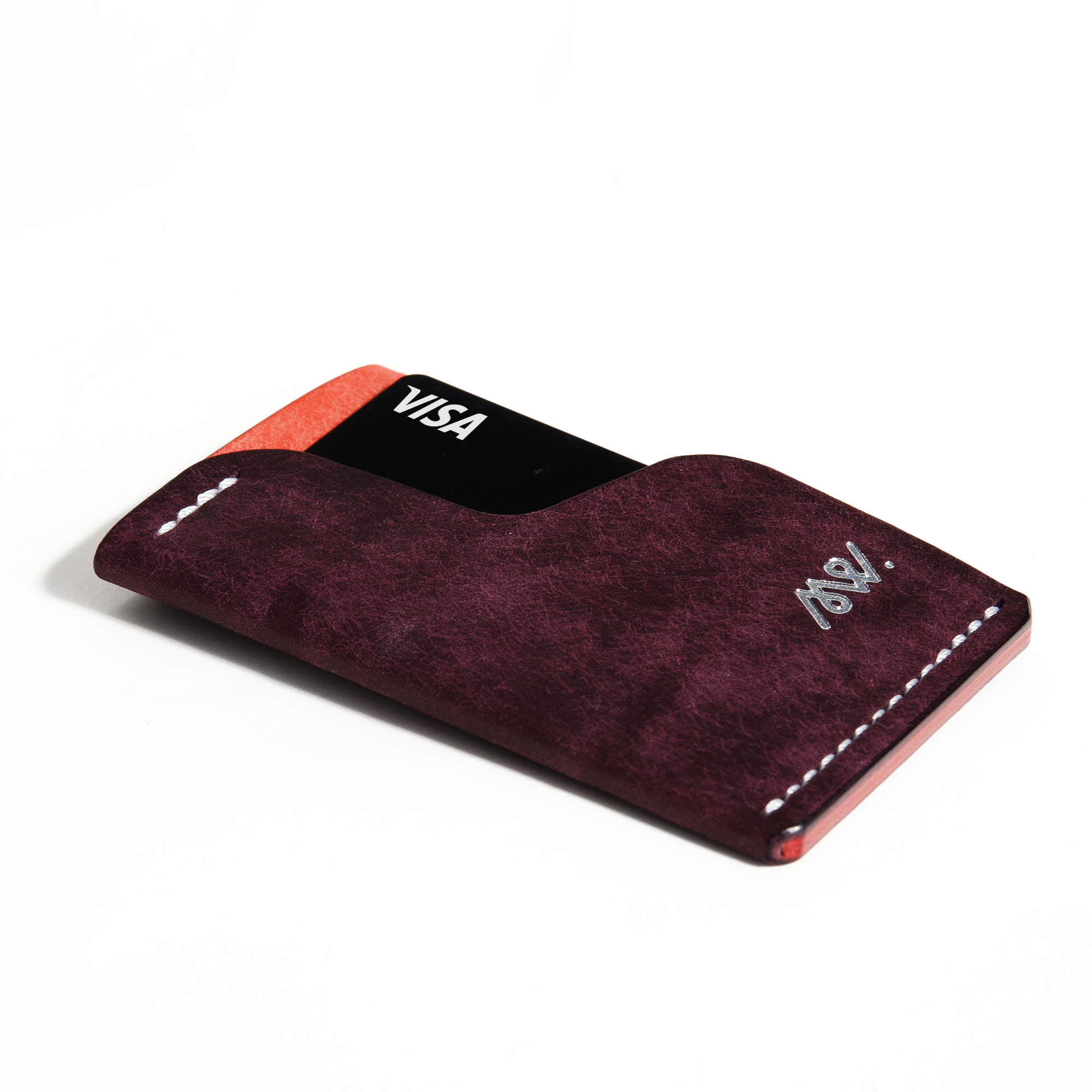 Portofel minimalist Mawani Mini Wrap Nova din piele naturală Pueblo mov și roz, vedere din perspectivă, cu carduri 