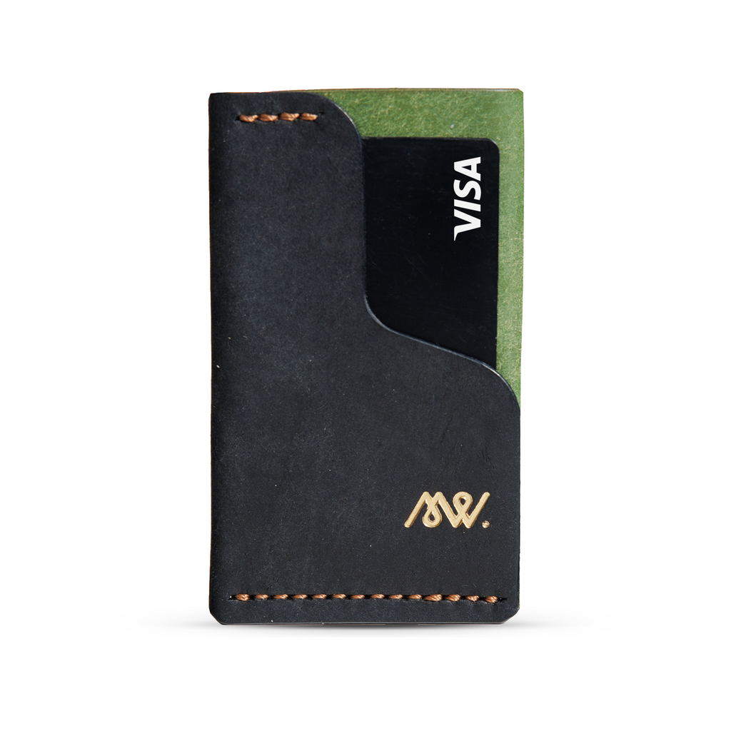 Portofel minimalist Mawani Mini Wrap Vines din piele naturală Pueblo neagră și verde, vedere din față, cu card